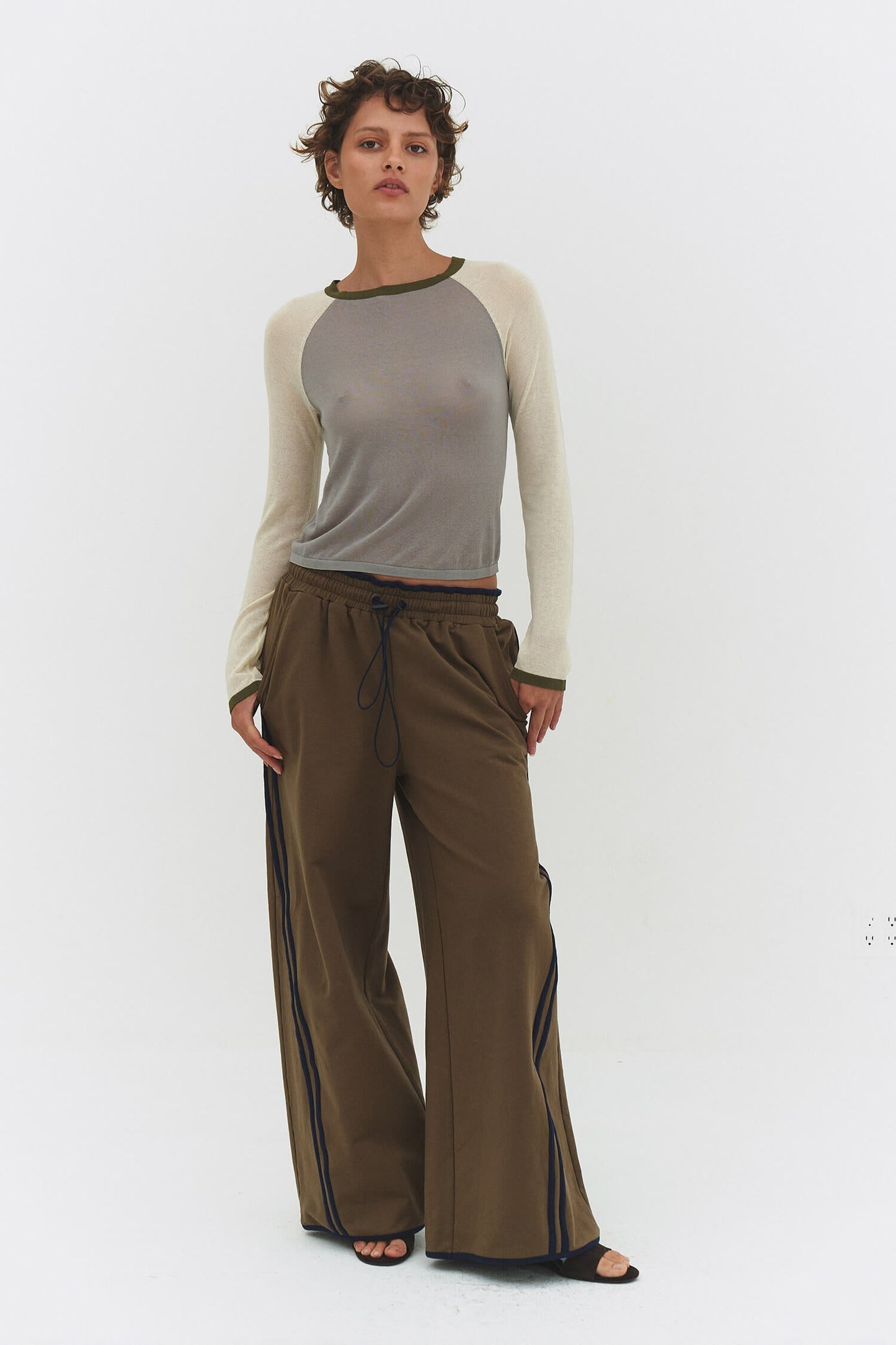 Mirinae Raglan Top